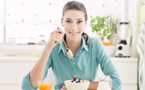 什麼時間進食會瘦什麼時間吃早餐會瘦什麼時間吃晚餐會瘦